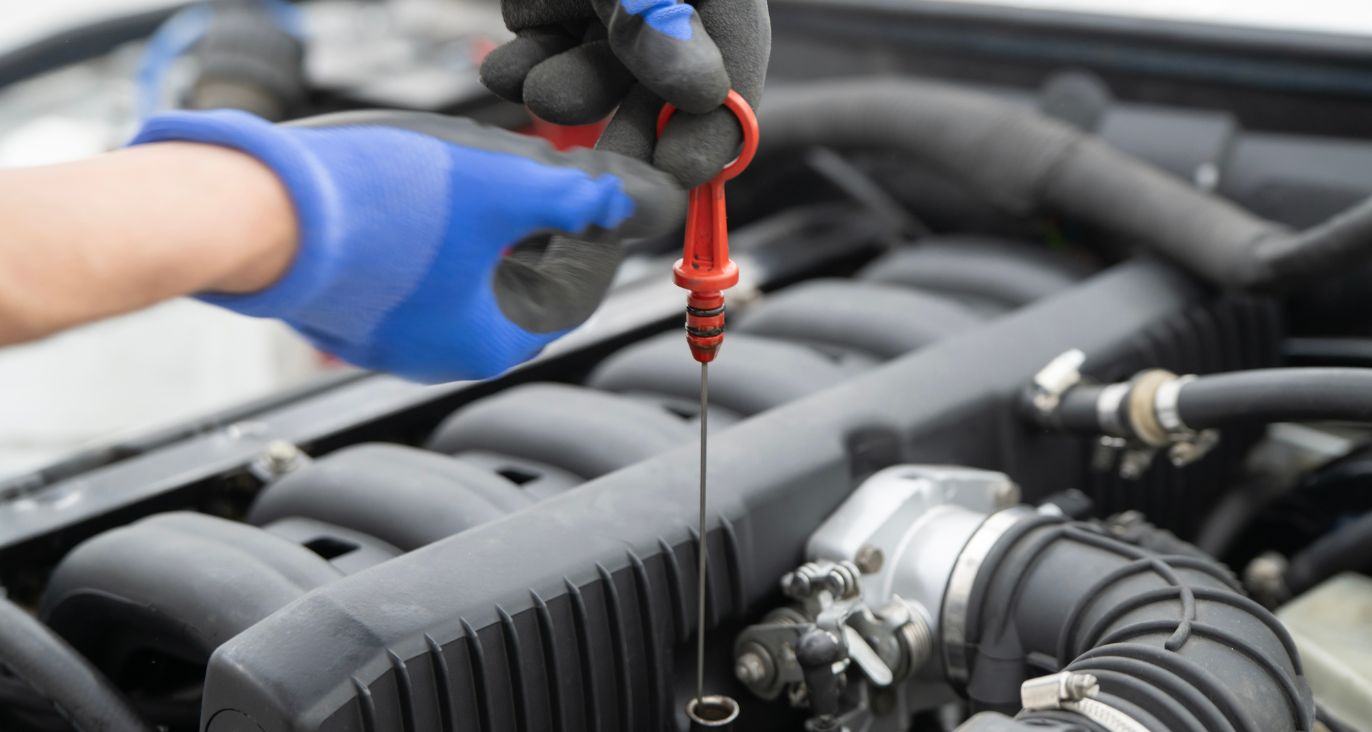 Cambio de aceite: ¿por qué se realiza y cuándo hacerlo en tu carro?