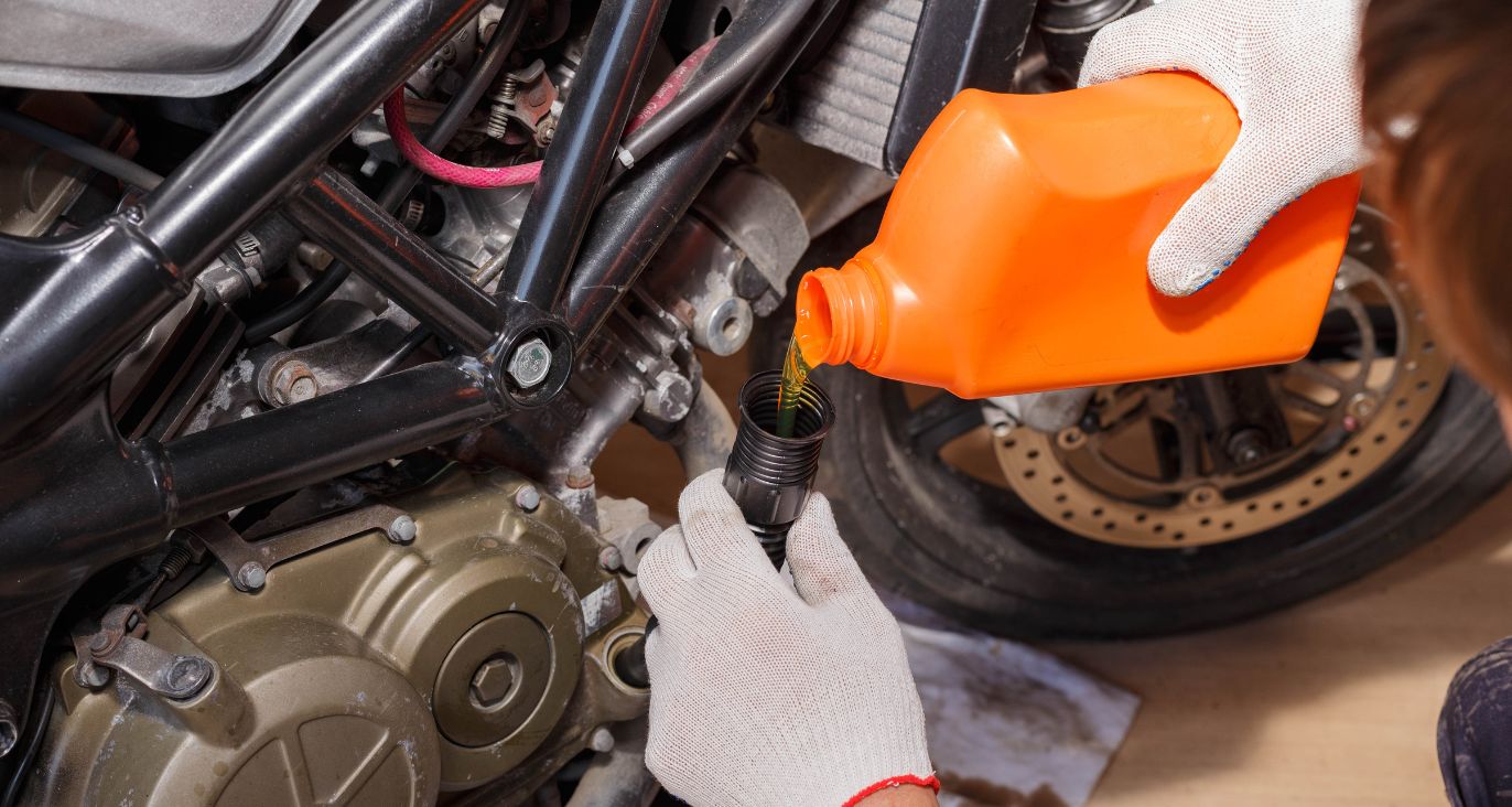 ¿Qué aceite es mejor para mi moto?